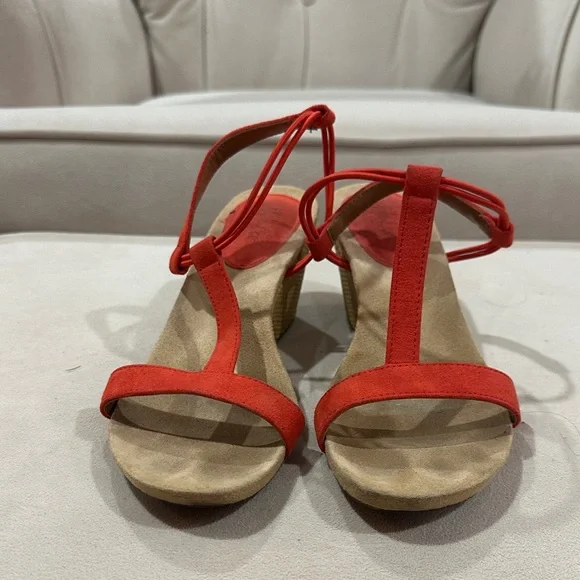 Red and Rattan Platform Sandals - Picture 2 of 5